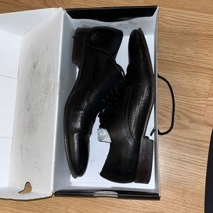 Men’s black dress shoes